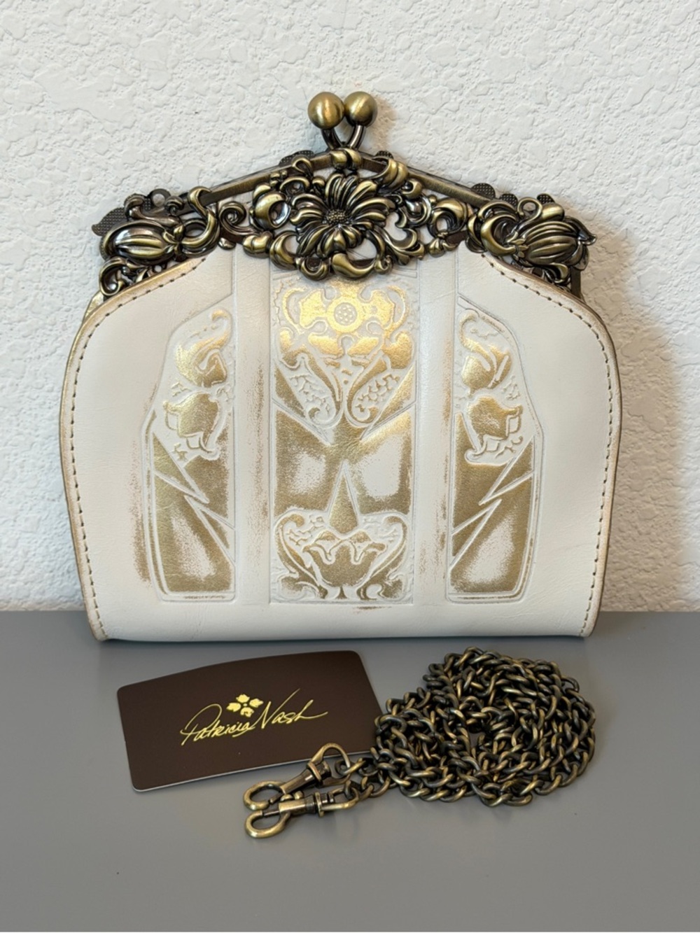 Patricia Nash Rosaria Crossbody in White Gold Kiss-lock Frame and Chain Strap